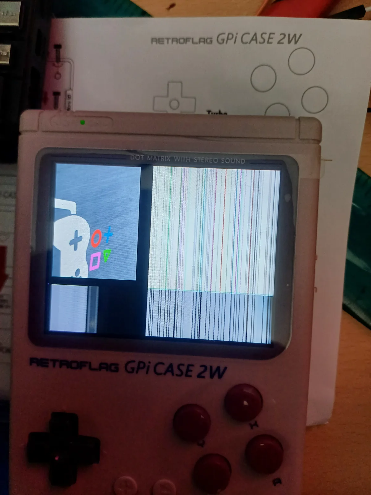 Incorrect picture and vertical lines on the GPi Case 2W